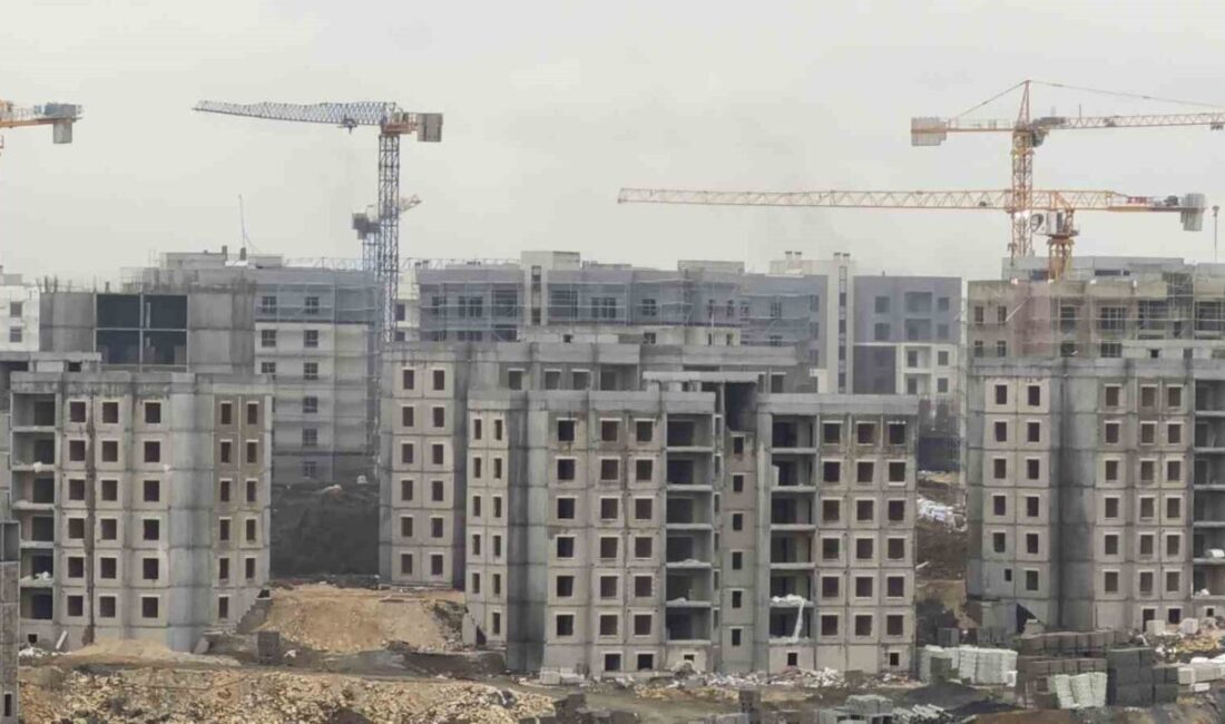 Arnavutköy’deki İnşaatta Çalışan İşçi Asansör Boşluğuna Düşerek Hayatını Kaybetti İstanbul'un Arnavutköy ilçesindeki bir inşaatta çalışan Suat Peker, asansör boşluğuna