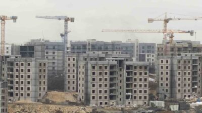 İstanbul'un Arnavutköy ilçesindeki bir inşaatta çalışan Suat Peker, asansör boşluğuna