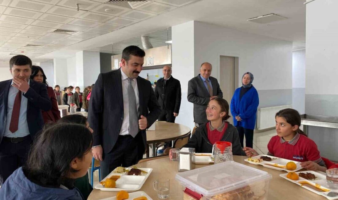 Arpaçay Kaymakamı Muhammed Burak Akköz, İlçe Milli Eğitim Müdürü Süreyya