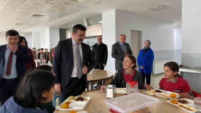 Arpaçay Kaymakamı Muhammed Burak Akköz, İlçe Milli Eğitim Müdürü Süreyya