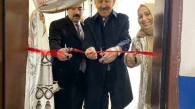 Kars'ın Arpaçay ilçesindeki Atatürk İlkokulu'nda düzenlenen Milli Kültür Sergisi, Kaymakam