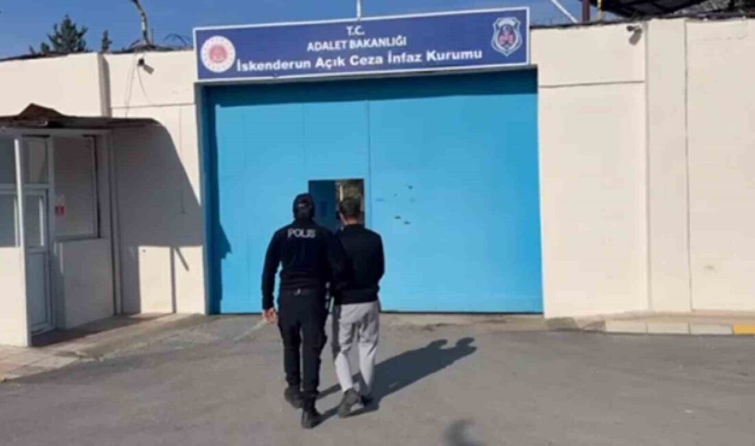 Hatay’ın Arsuz İlçesinde Uyuşturucu Suçundan Aranan Şahıs Yakalandı ve Tutuklandı Hatay'ın Arsuz ilçesinde, uyuşturucu madde suçundan 2 yıl 1 ay