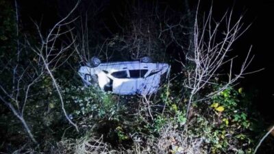 Artvin'in Ardanuç ilçesinde Cem K. yönetimindeki otomobil uçuruma düşerek kazaya