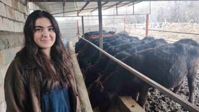 Yozgat'ta 25 yaşındaki Asena Akkuş, sağlıkçı olarak atanamayınca devletten aldığı