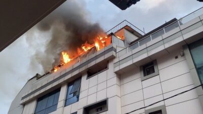 Ataşehir'deki Rise Inn Oteli'nin çatı katında sabah saatlerinde başlayan yangın,