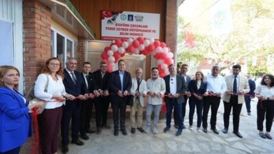 Manisa Büyükşehir Belediyesi ve İzmir Kitap Gönüllüleri’nin ortaklığıyla kurulan Atatürk