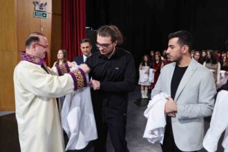 Atatürk Üniversitesi Tıp Fakültesi’nde 1. Sınıf Öğrencilerine Beyaz Önlük Giyme Töreni Gerçekleşti