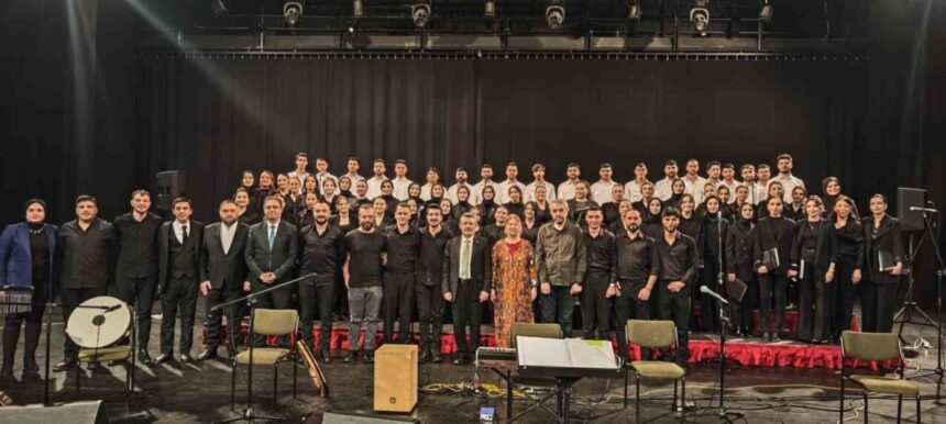 Atatürk Üniversitesi Türk Musikisi Konservatuvarı, geleneksel konser etkinliğini düzenleyerek sanatseverlerle buluştu.