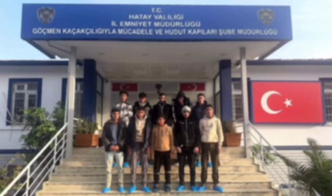 Hatay’da yola çıkan 10 kaçak göçmen, kamyonet kasasında yakalandı; bir organizatör tutuklandı Hatay'da, Avrupa umuduyla yola çıkan 10 kaçak göçmen, bir kamyonetin
