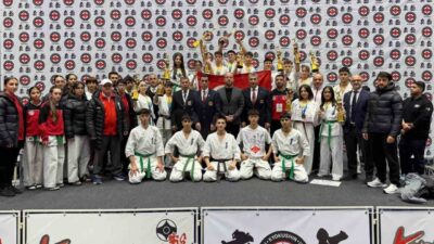 Yıldırım Belediyesi Spor Kulübü, Kyokushin Karate Avrupa Kupası’nda Önemli Başarılar Elde Etti Yıldırım Belediyesi’nin yatırımları meyvesini verdi. 6-7 Aralık'ta Bükreş’te düzenlenen Kyokushin
