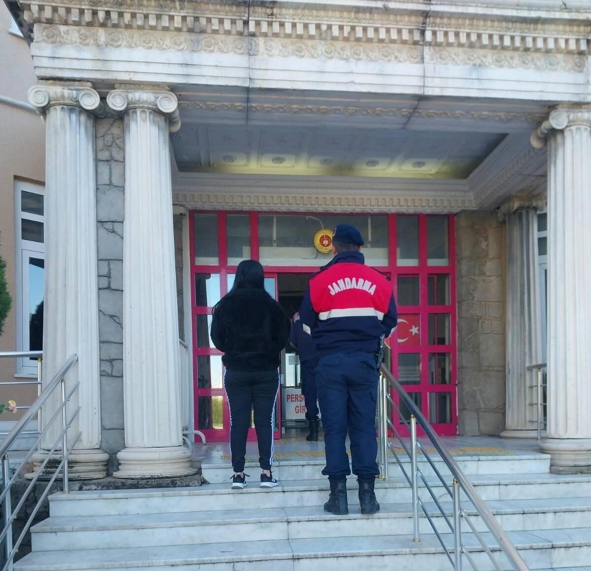 Aydın’ın Didim ve Germencik ilçelerinde aranan 2 kişi, düzenlenen operasyonlarla