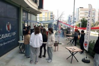 Kavaklı Vip, sınav öncesi öğrencilerine müzik ve kahve ile stres yönetimi etkinliği düzenledi