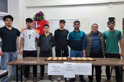 Aydın’daki Yurtlarda Helal Gıda Atölyesi ile Öğrencilere Bilinçli Beslenme Eğitimi Verildi