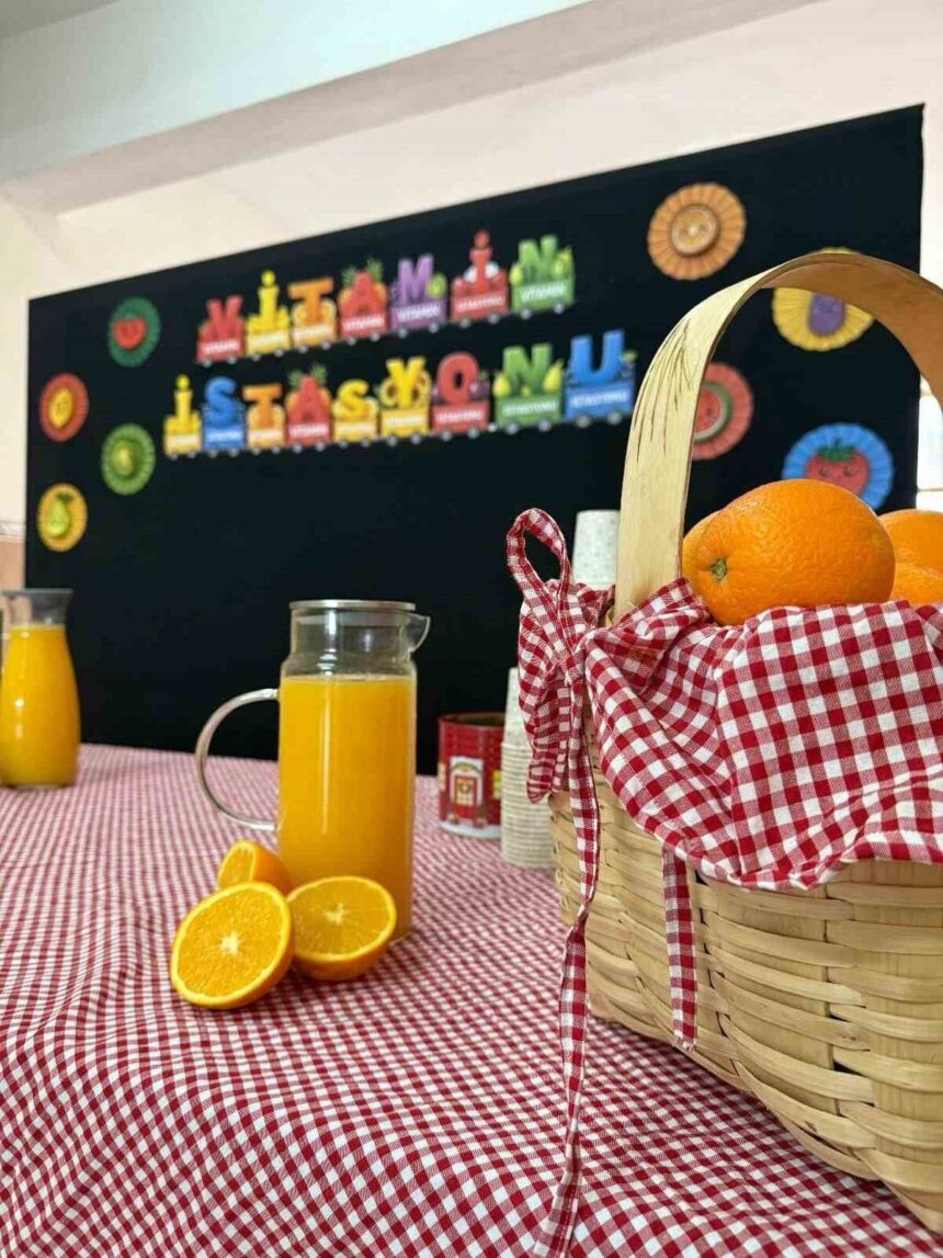 Aydıntepe’de ‘Vitamin İstasyonu’ etkinliği ile ilkokul öğrencilerine sağlıklı beslenme eğitimi verildi.