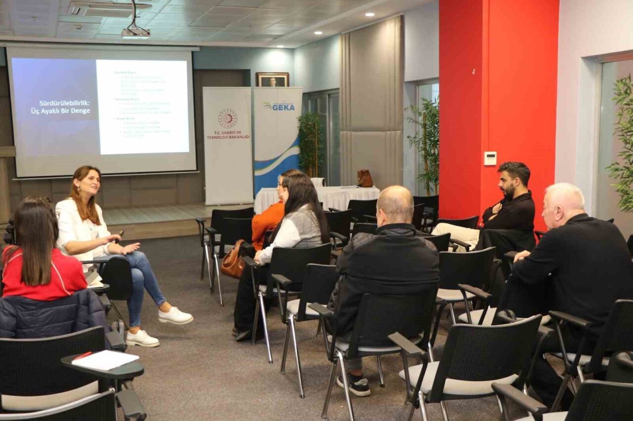 Aydın Ticaret Odası’ndan Yeni İletişim Stratejileri ve Markalaşma Eğitimi: Rekabet Gücünü Artıracak Yöntemler Paylaşıldı