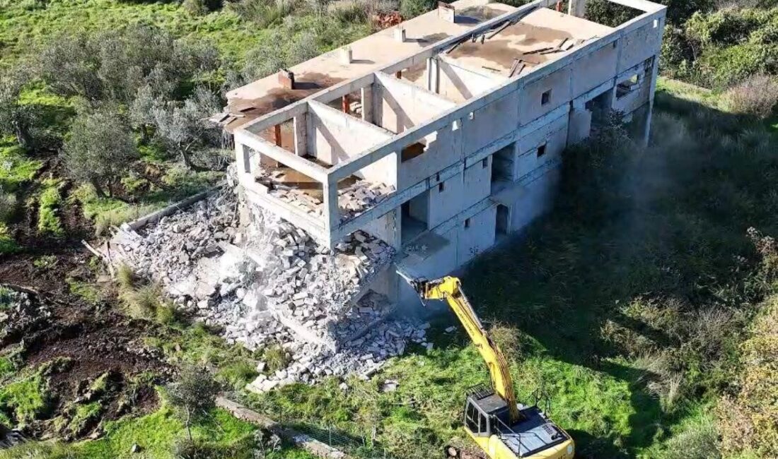 Çanakkale Ayvacık’ta Kasım Ayında 66 Kaçak Yapı Yıkıldı Çanakkale İl Özel İdaresi, Ayvacık ilçesinde 66 ruhsatsız yapıyı Kasım