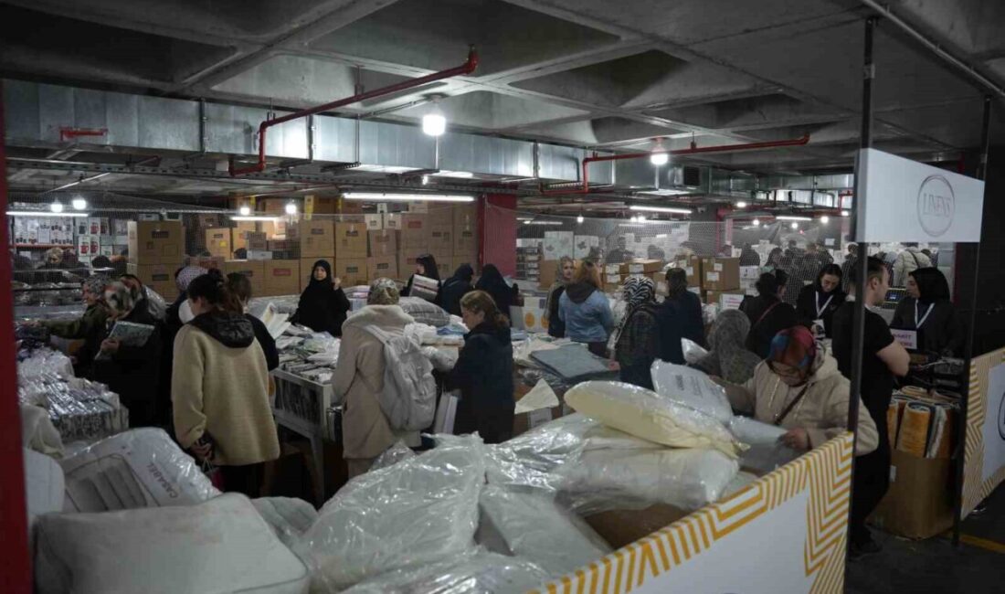 Bahçelievler’deki Alışveriş Merkezi’nde Garaj Günleri İndirimleri Yoğun İlgiyle Başladı İstanbul Bahçelievler'deki alışveriş merkezinde 6-14 Aralık tarihlerinde düzenlenen Garaj Günleri