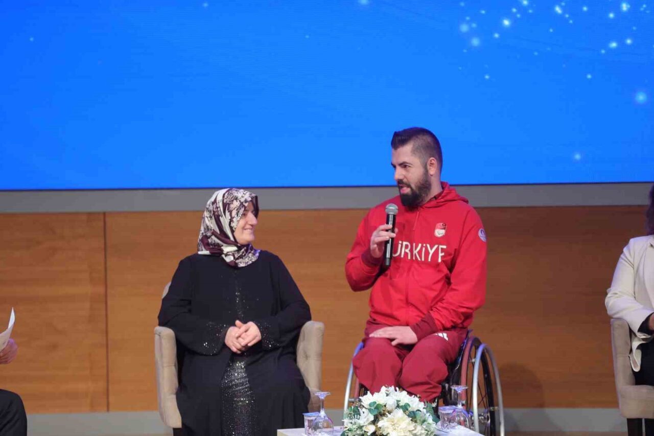 Gençlik ve Spor Bakanı Osman Aşkın Bak, spor etkinliği çerçevesinde