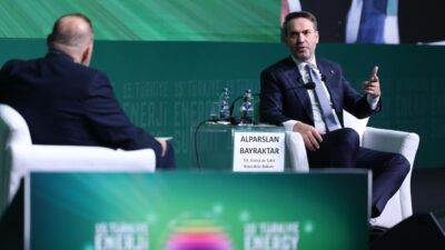 Enerji ve Tabii Kaynaklar Bakanı Alparslan Bayraktar, İstanbul'daki 15. Türkiye