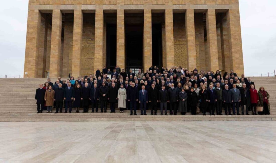 Dışişleri Bakanı Hakan Fidan, Büyükelçiler Konferansı öncesinde Anıtkabir’i ziyaret etti Dışişleri Bakanı Hakan Fidan, 16. Büyükelçiler Konferansı öncesinde Türk Büyükelçilerle