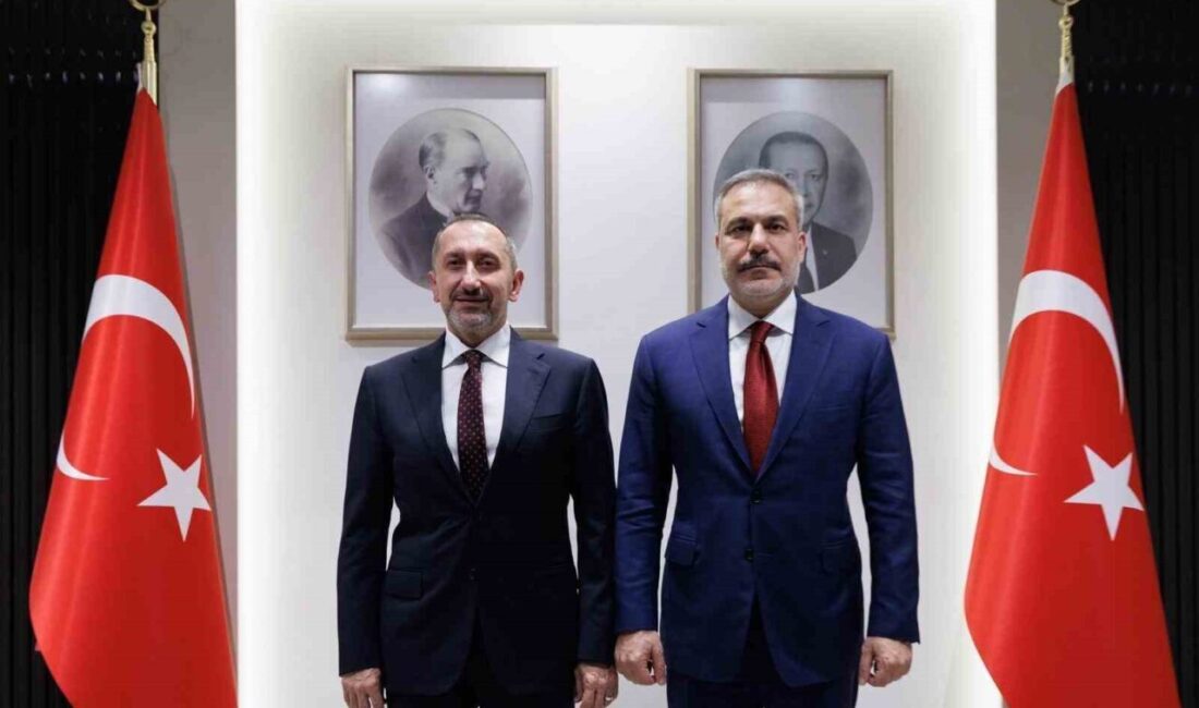 Dışişleri Bakanı Hakan Fidan, Siber Güvenlik Başkanı Ümit Önal ile Ankara’da buluştu. Dışişleri Bakanı Hakan Fidan, Ankara'da Siber Güvenlik Başkanı Ümit Önal'ı