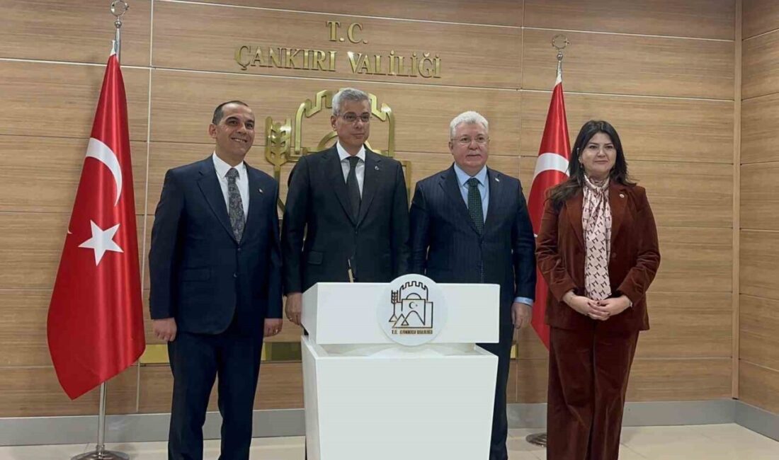 Sağlık Bakanı Kemal Memişoğlu, Çankırı'da "Sağlıklı Türkiye Yüzyılı" projesi kapsamında