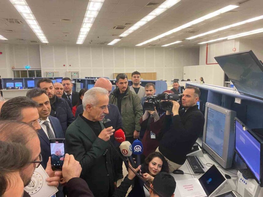 Ulaştırma Bakanı Uraloğlu: 2025’te 6 kez toplam, 8 kez transit uçuş rekoru kırdık