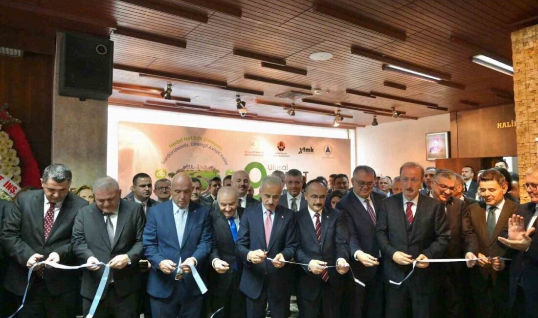 Ulaştırma ve Altyapı Bakanı Uraloğlu: Otoyol Uzunluğunda Avrupa’da 6. Sıradayız, Ancak Son 10 Yılda En Hızlı Artışı Sağladık Ulaştırma ve Altyapı Bakanı Abdulkadir Uraloğlu, İstanbul'da düzenlenen 9. Ulusal