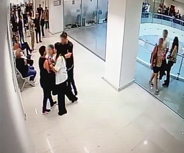 Bakırköy Adliyesi'nde, 4 yaşındaki N.Ş.B.’nin velayeti davasının ardından Ebubekir Baran