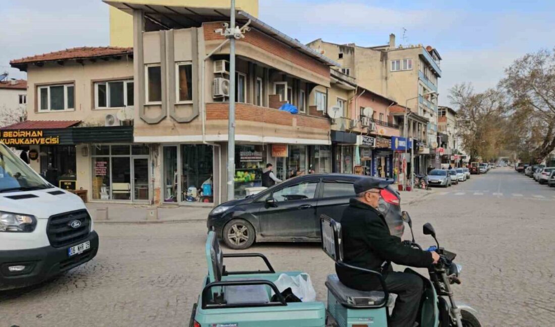 Balıkesir Sındırgı’da 4.9 Büyüklüğünde Deprem, Çevre İllerde de Hissedildi Balıkesir'in Sındırgı ilçesinde saat 10:06'da meydana gelen 4,9 büyüklüğündeki deprem,