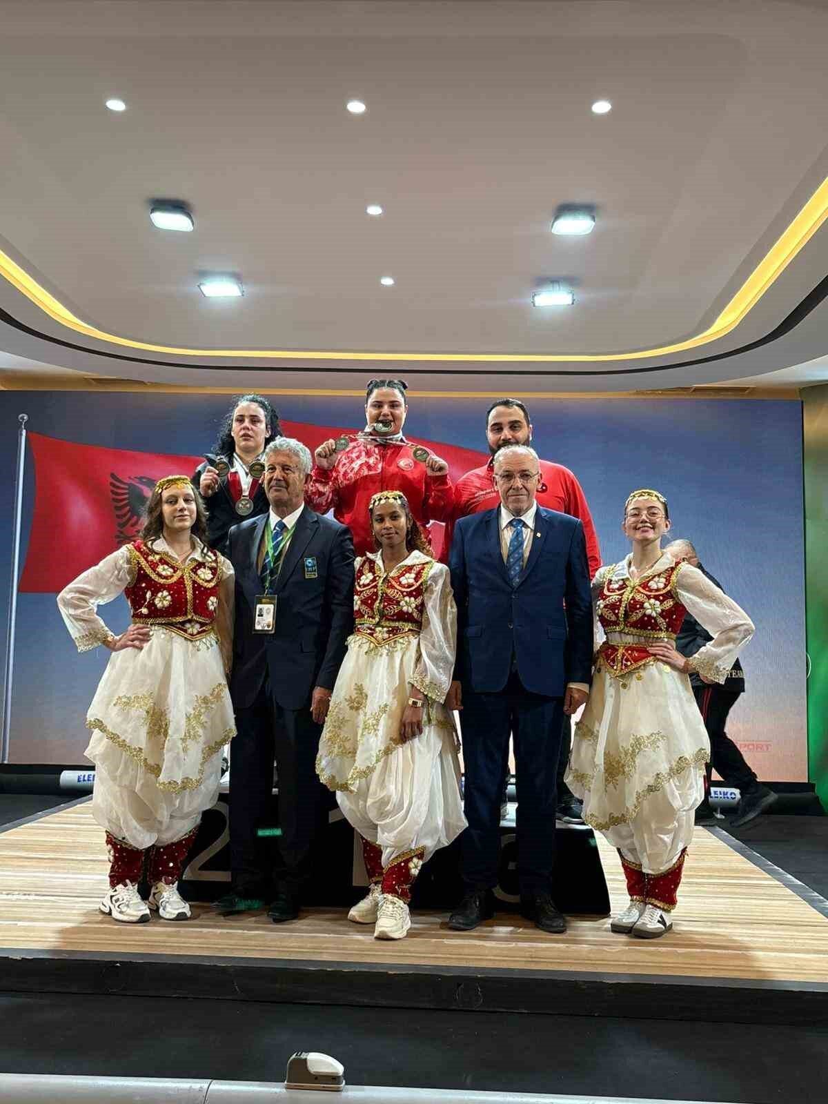 Düzce Belediyesi Spor Akademisi, Arnavutluk'ta düzenlenen ilk Balkan Şampiyonası'nda büyük