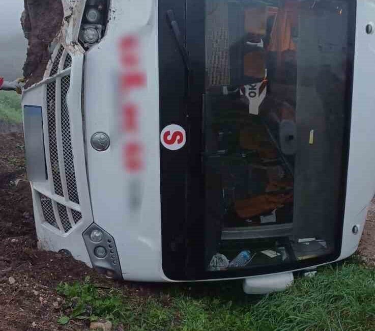 Balıkesir'in Bandırma ilçesinde, sabah saatlerinde N.T. idaresindeki öğrenci servisi, Bereketli-Külefli