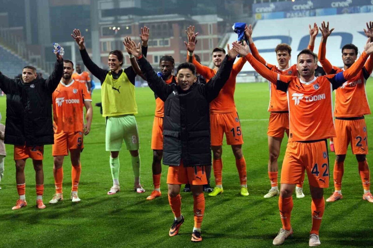 Başakşehir, Trendyol Süper Lig’in 15. haftasında Fenerbahçe'yi yenerek üst sıralara