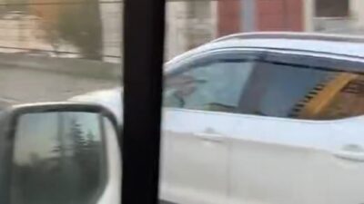 Başakşehir'de bazı sürücüler, trafikte ilerlemek için bisiklet yoluna girerek kural