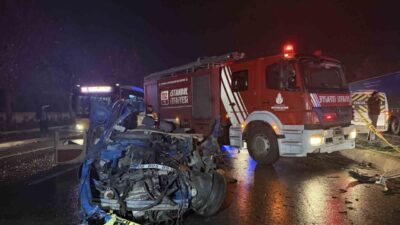 Başakşehir'de kontrolden çıkan bir beton mikseri, 4 araca çarparak zincirleme