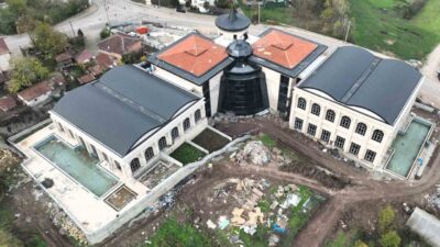 Kocaeli'nin Başiskele ilçesinde inşa edilen Yeniköy Termal Tesisi, 57 derece