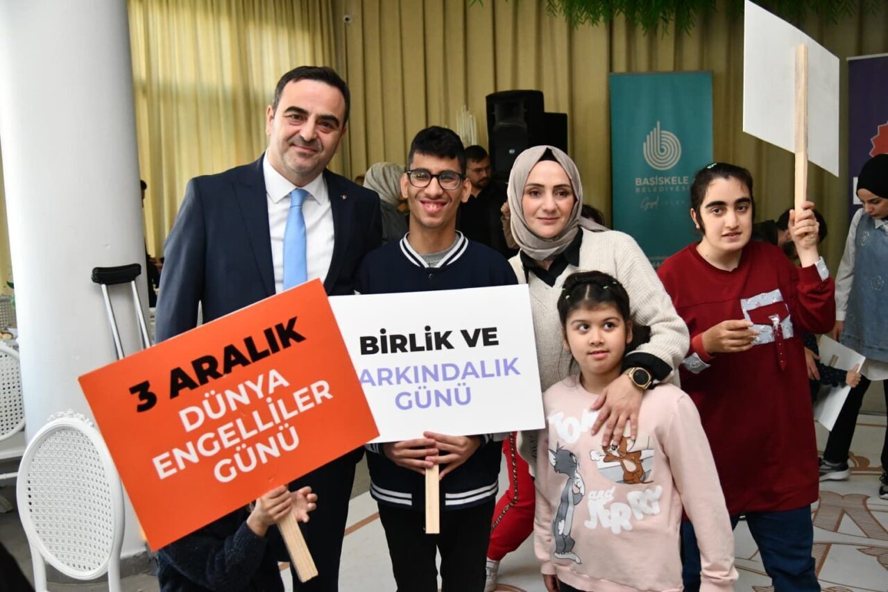 Başiskele'de düzenlenen etkinlikte, özel gereksinimli bireylere destek olacak "Engelsiz Taksi"