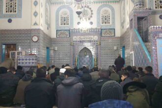 Başkale’de Regaip Kandili Coşkuyla İdrak Edildi, Camiler Dolup Taştı