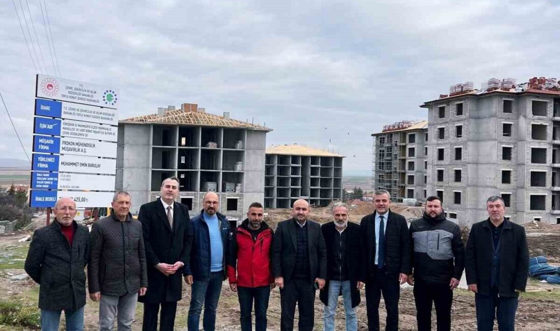 AK Parti İl Başkanı Gürhan Albayrak, Mahmudiye'de TOKİ tarafından inşa