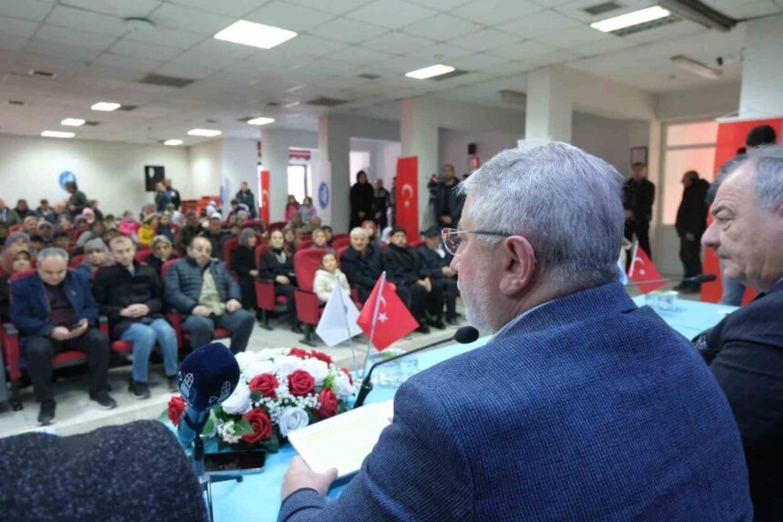 Çöplü Mahallesi’nde vatandaşlarla bir araya gelen Belediye Başkanı Aşgın, “Bu şehri daha güzel yarınlara taşımak istiyoruz” dedi.