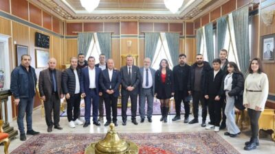 Yunusemre Belediye Başkanı Semih Balaban, düzenlediği basın toplantısında, toplu açılış