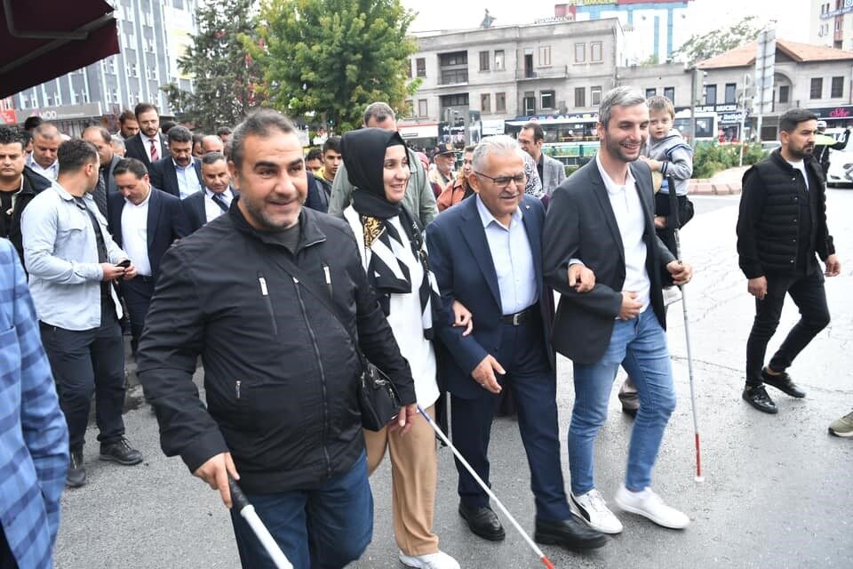 Kayseri Büyükşehir Belediye Başkanı Dr. Memduh Büyükkılıç, 3 Aralık Dünya