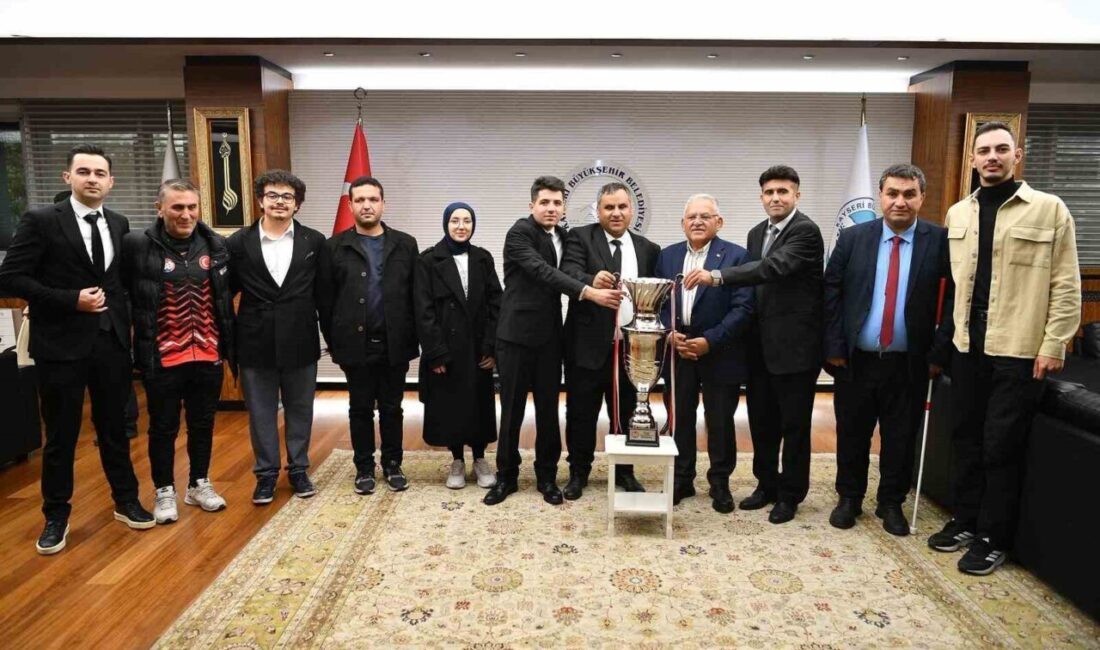 Kayseri Büyükşehir Belediye Başkanı Dr. Memduh Büyükkılıç, Kayseri Görme Engelliler