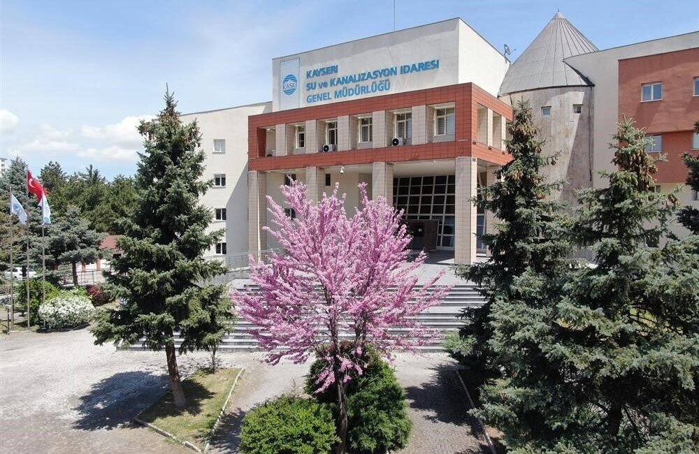 Kayseri’de Engelli Vatandaşlara Su Faturası İndirimi 2025’e Kadar Devam Edecek Kayseri Büyükşehir Belediye Başkanı Dr. Memduh Büyükkılıç, engelli vatandaşlara 2025