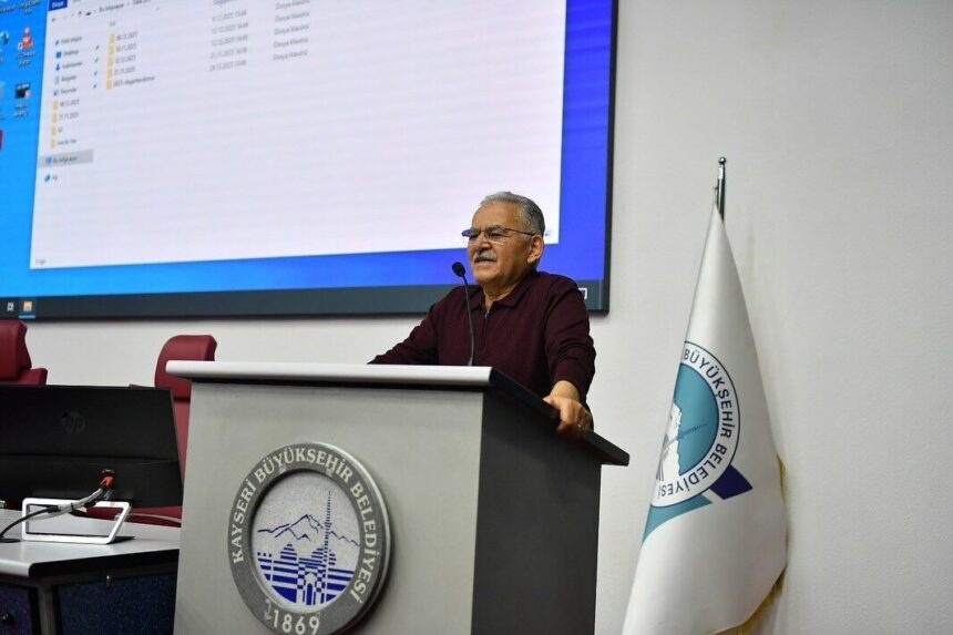 Kayseri Büyükşehir Belediye Başkanı Dr. Memduh Büyükkılıç, 2025 ve 2026 yılı için değerlendirme toplantısı düzenledi.