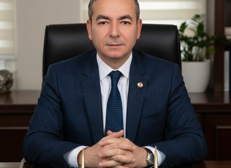 Adıyaman’da Polis Memurunun İntiharının Ardından Gazetecilere Yönelik Darp Olayı, Basın Derneği’nden Sert Tepki Geldi Adıyaman’da bir polis memurunun intiharına tanıklık eden gazetecilere yönelik polis