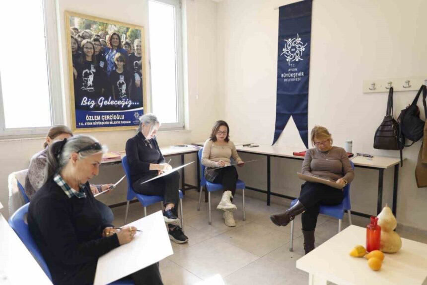 Aydın Büyükşehir Belediyesi, bu güz dönemi resim eğitimleri ile her yaştan katılımcıların sanatla buluşmasını sağlıyor.