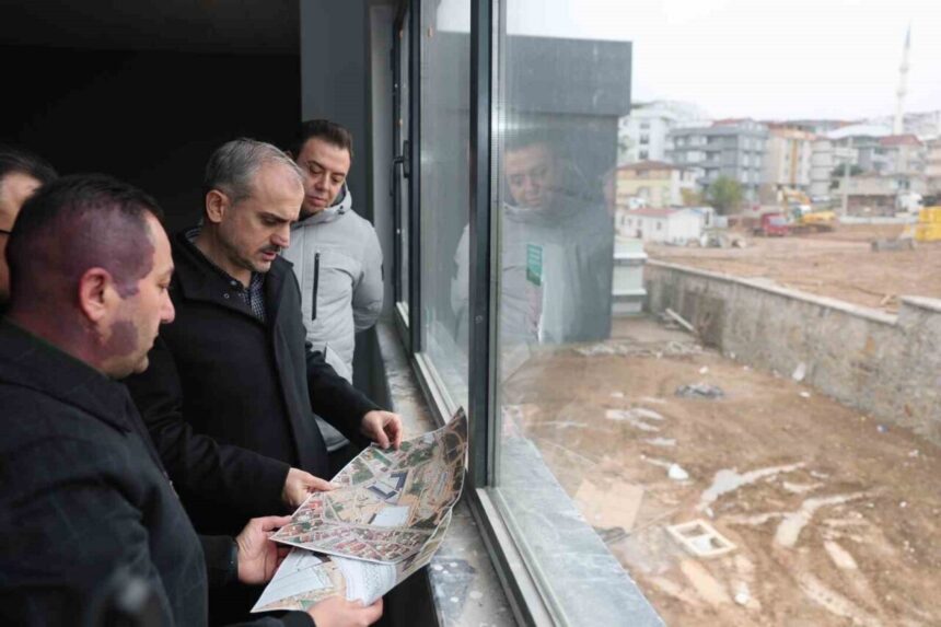 Çayırova Belediye Başkanı Bünyamin Çiftçi, Kapalı Spor Salonu ve Sporcu Fabrikası’ndaki çalışmaları değerlendirdi.