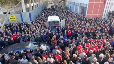 Manisa'nın ilk kadın belediye başkanı Gülşah Durbay, tedavi gördüğü hastanede