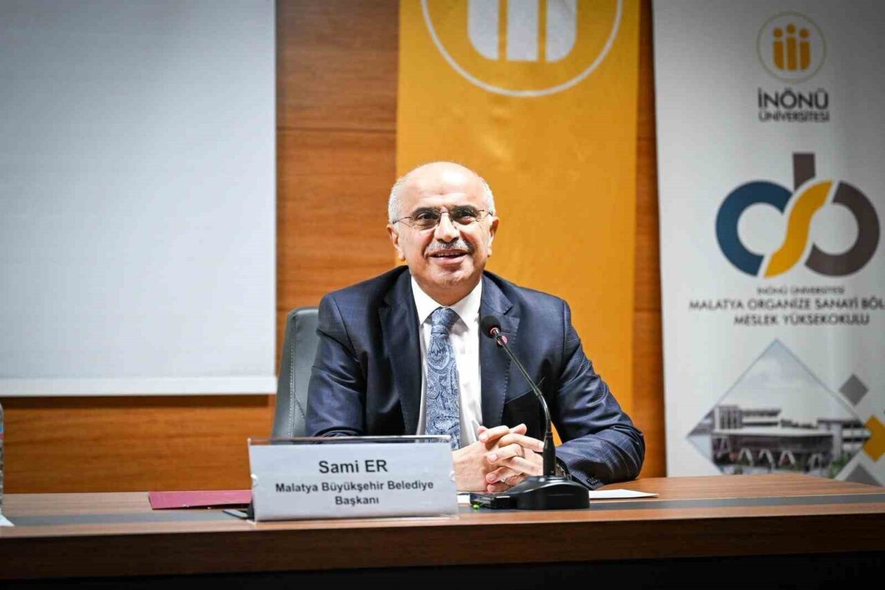 Malatya Büyükşehir Belediye Başkanı Sami Er, İnönü Üniversitesi’nde öğrencilerle buluşarak